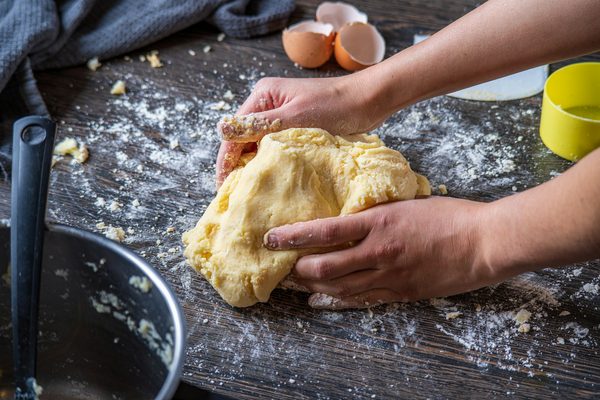 Comment réaliser des gnocchis à la tomate et mozzarella gratinés au four?