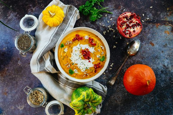 Comment préparer un curry de légumes aux épices douces pour un plat végétarien savoureux?